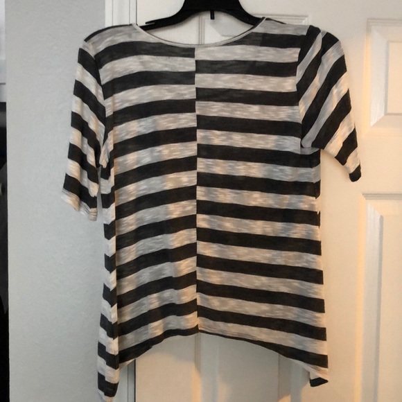 Cropped ROCK drape cut Tee - Picture 4 of 4